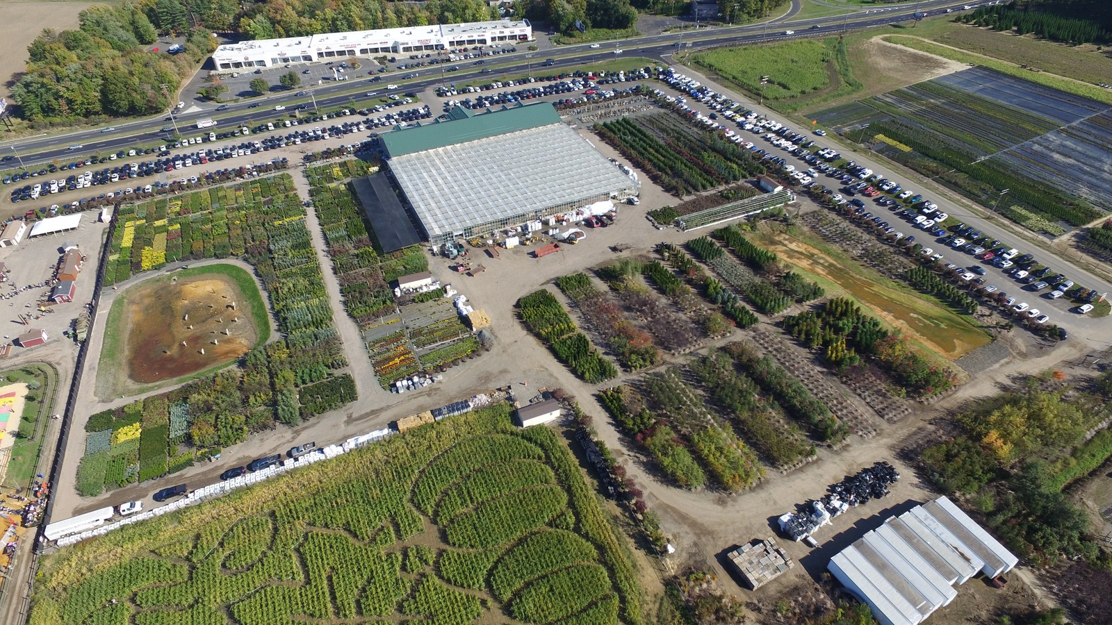 Maple Leaf Farms garden center and greenhouse